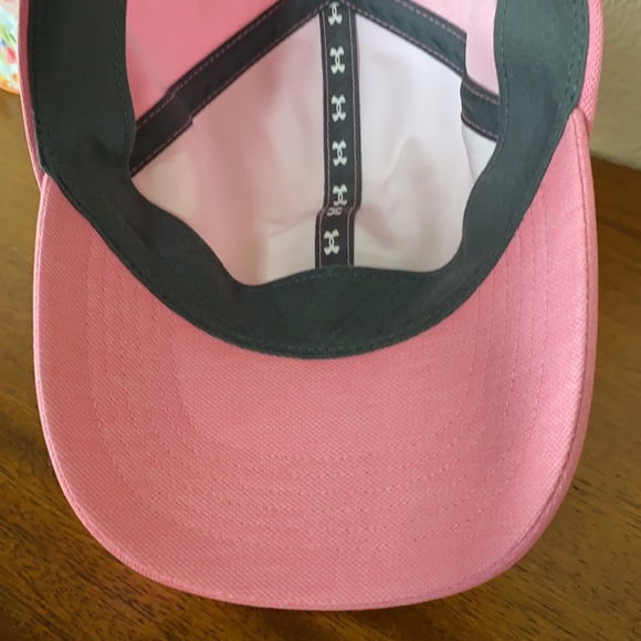 Women’s Under Armour Hat - Picture 6 of 6